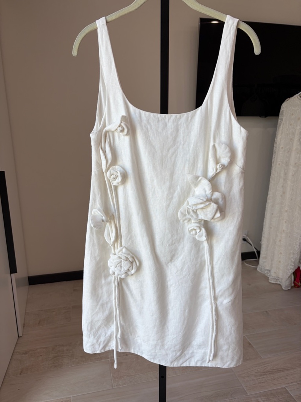 Farm Rio: Off-White Sleeveless Euroflax™ Premium Linen Mini Dress - Picture 15 of 15